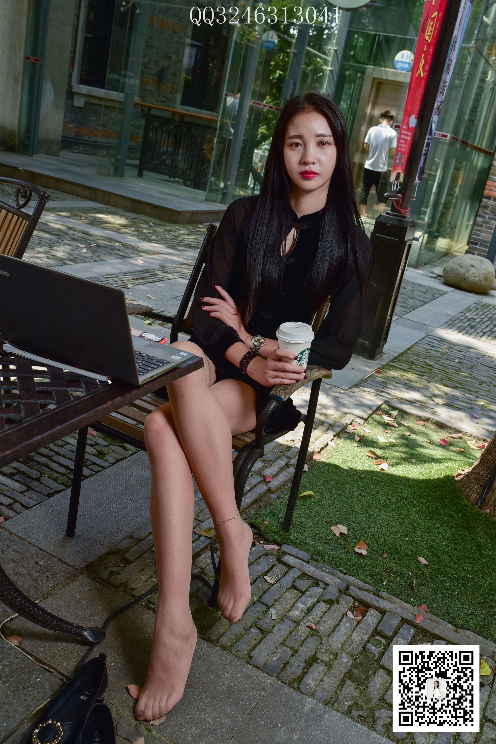 大生模拍 No.081 小梅-星巴克门口秀肉丝